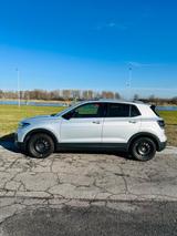 Volkswagen T-Cross 1.0 TSI DSG Garantie geringe Kilometer - VW T-Cross Gebrauchtwagen in Köln