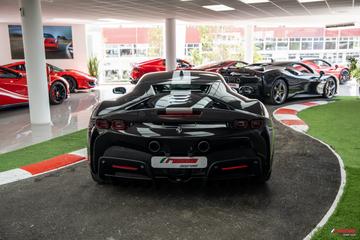 2021 Ferrari SF90 照片 9