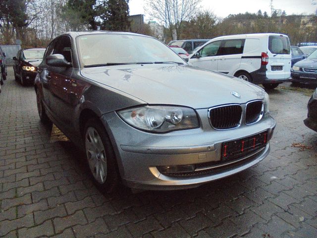 BMW 120i Euro5.  1 Hand.