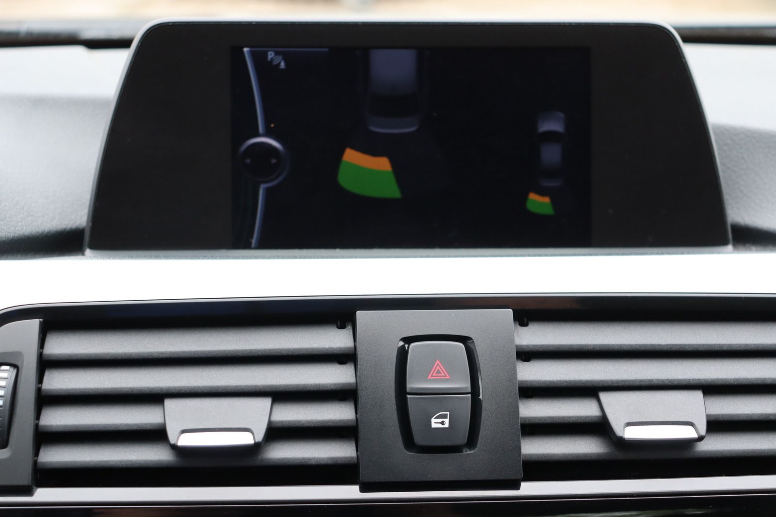 Fahrzeugabbildung BMW 320 i * AHK * Navi * SD