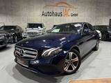 Mercedes-Benz E 220 Lim/4-Matic/1.HAND/TEMP/RFK/LED/AVANTGARDE - blaue Mercedes-Benz E 220