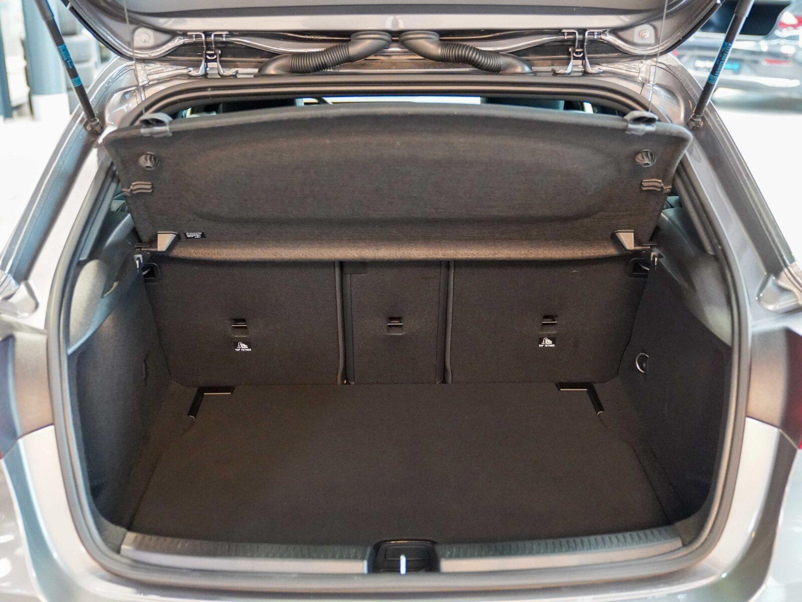 Mercedes-Benz A-Class d Progressive Standheizung DISTRONIC Pano, миниатюра 6