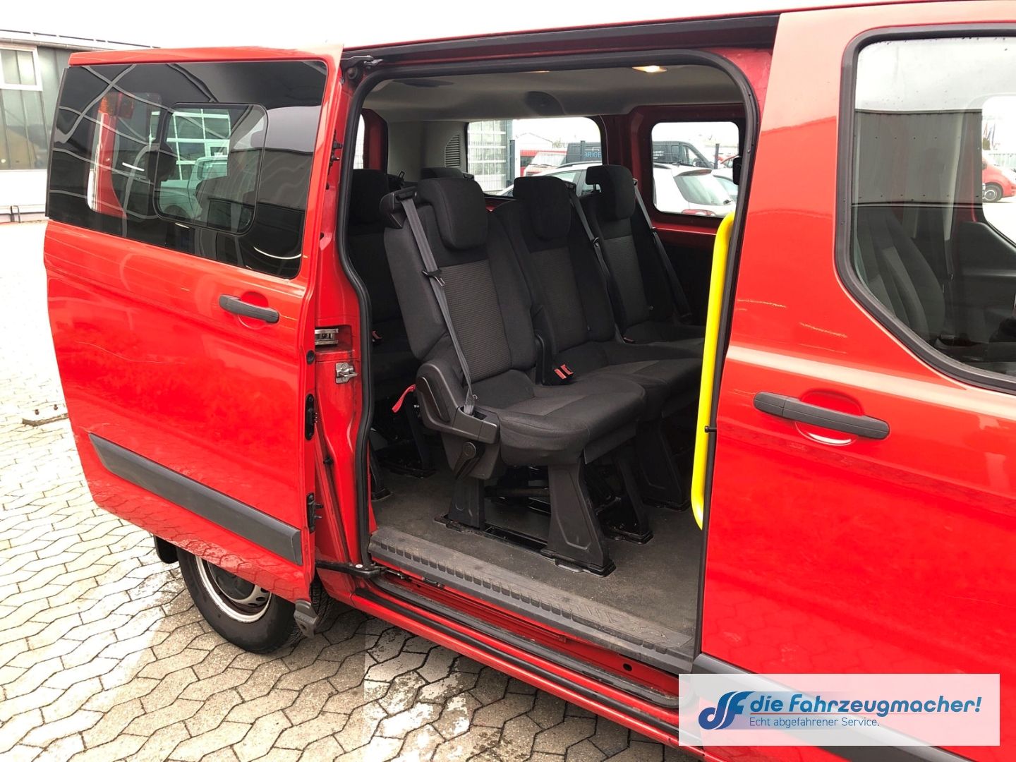 Fahrzeugabbildung Ford Transit Custom Kombi 300 L1 2.2 TDCi *1454 *EXPO