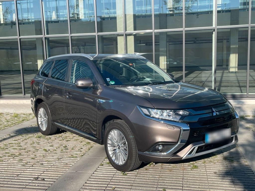 Image of Mitsubishi Outlander