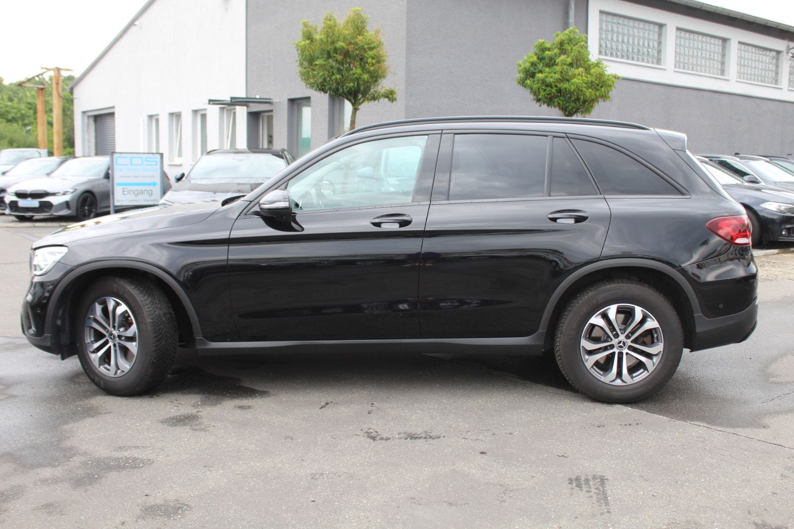 MERCEDES-BENZ GLC 220d 4Matic+Night PAKET+AHK+Kamera+Sportsitz