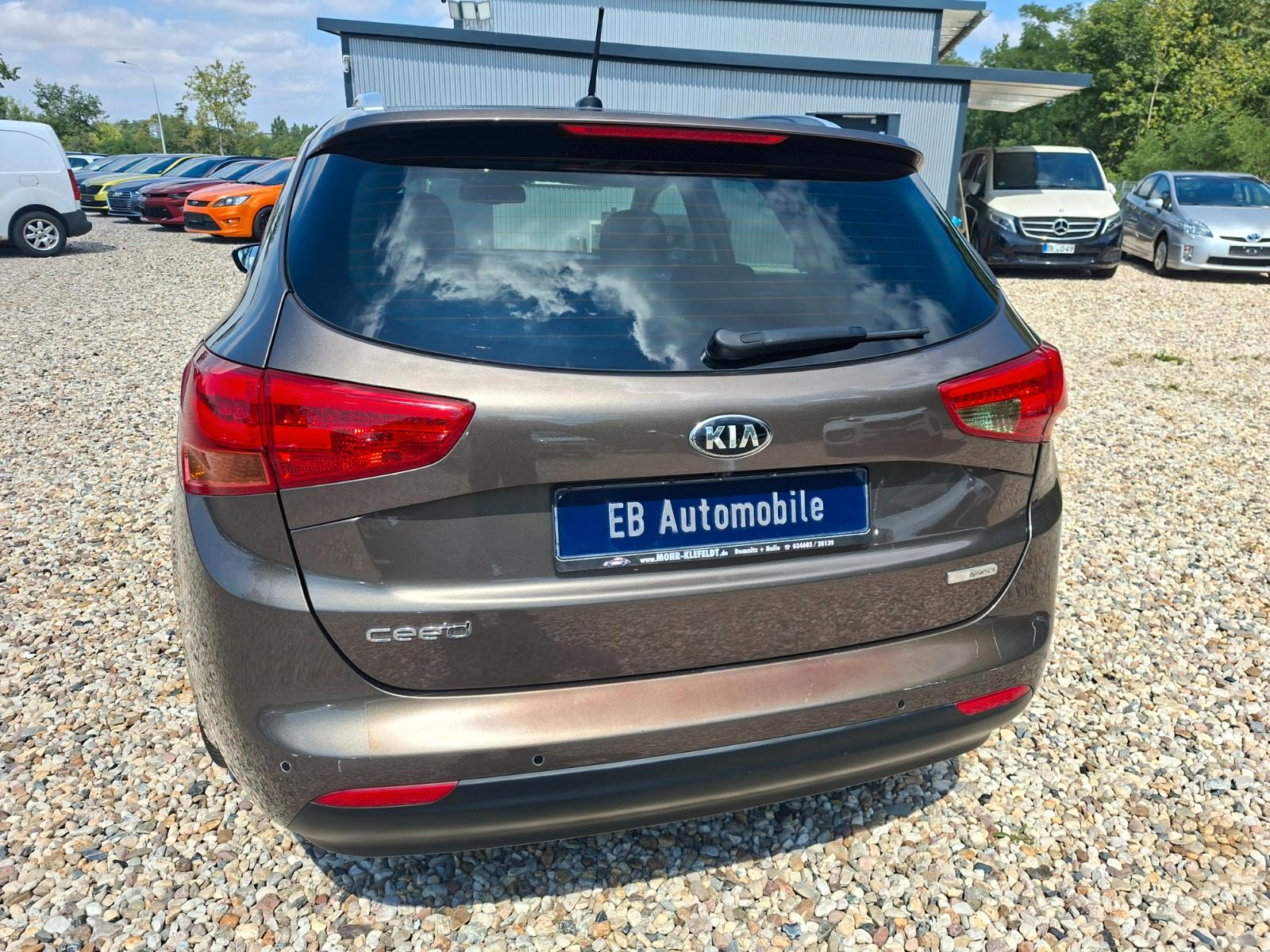 Kia cee'd 2015 — photo 23