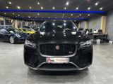 Jaguar F-Pace SVR AWD /CARBON /PANORAMA/ HUD/360°KAMERA - Jaguar F-Pace: Svr