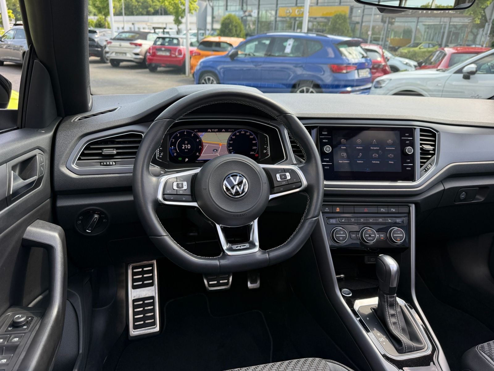 Fahrzeugabbildung Volkswagen T-Roc Cabriolet R-Line AHK LED NAVI ALU