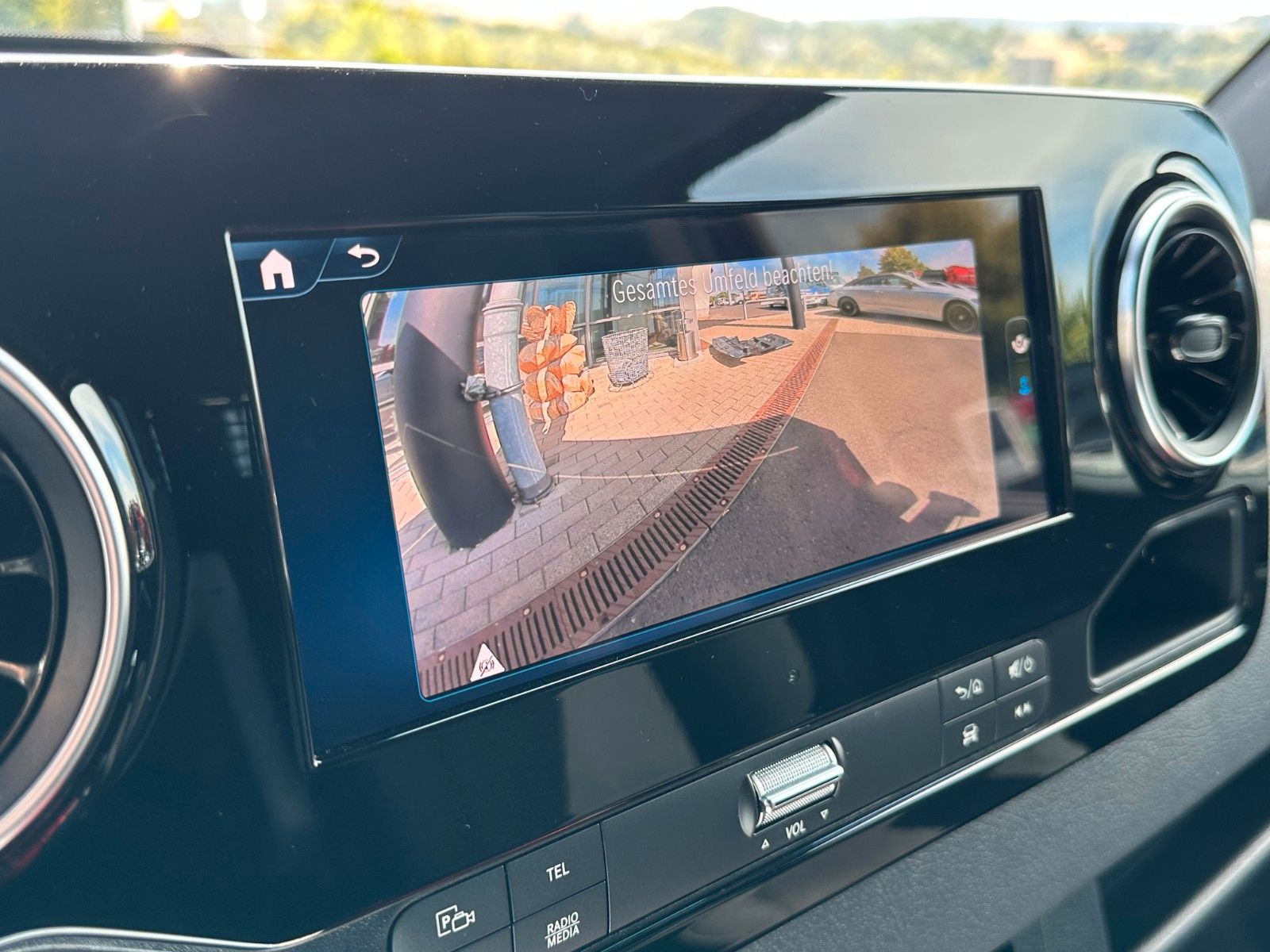 Fahrzeugabbildung Mercedes-Benz Sprinter 319 CDI 4x4 DoKa Klima AHK3,5to