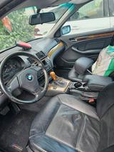 BMW E46 320 Touring - BMW 320 aus 2000: Kombi