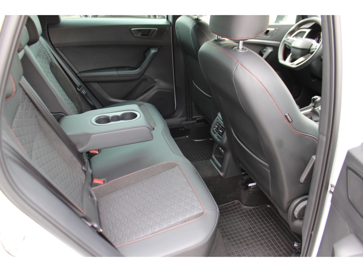 SEAT Ateca FR 1.5 TSI ACT ACC LED TWA AHK Navi beats - Image 10