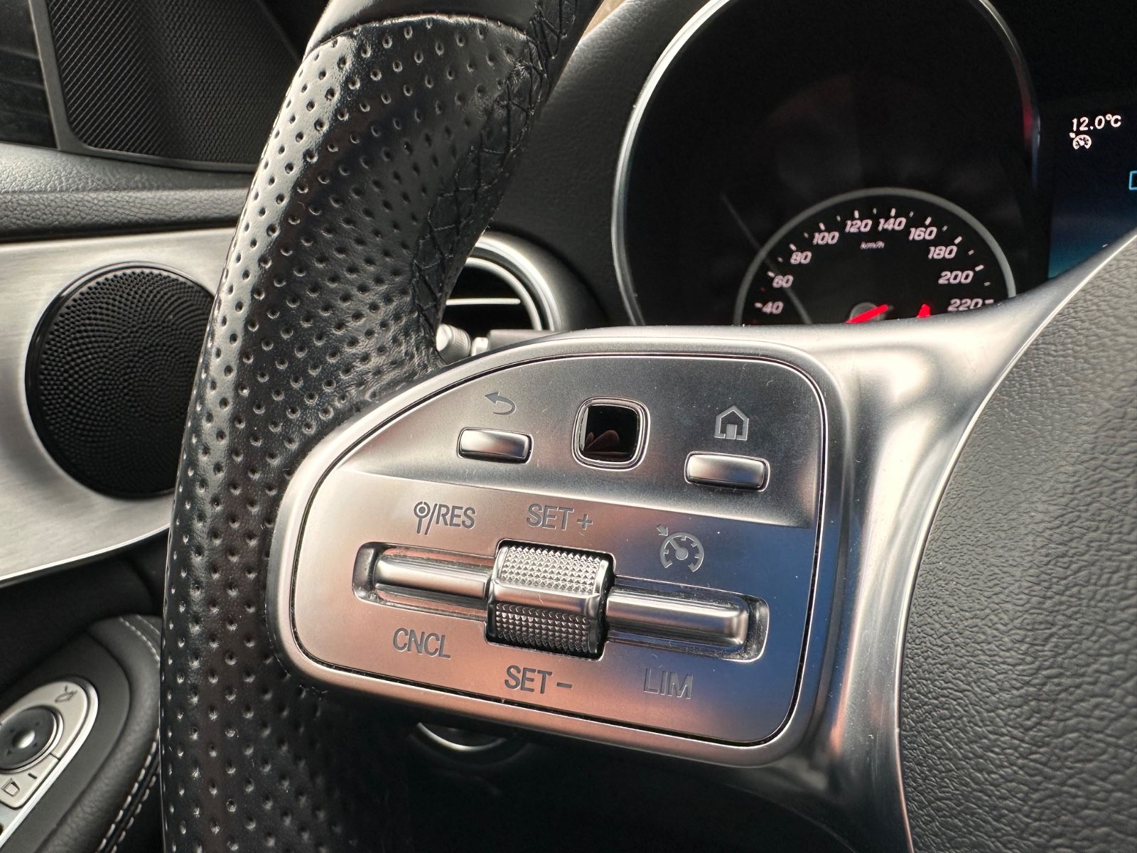 Fahrzeugabbildung Mercedes-Benz C 220 d T-Modell AMG Line Autm. LED/Navi/GRA/PDC