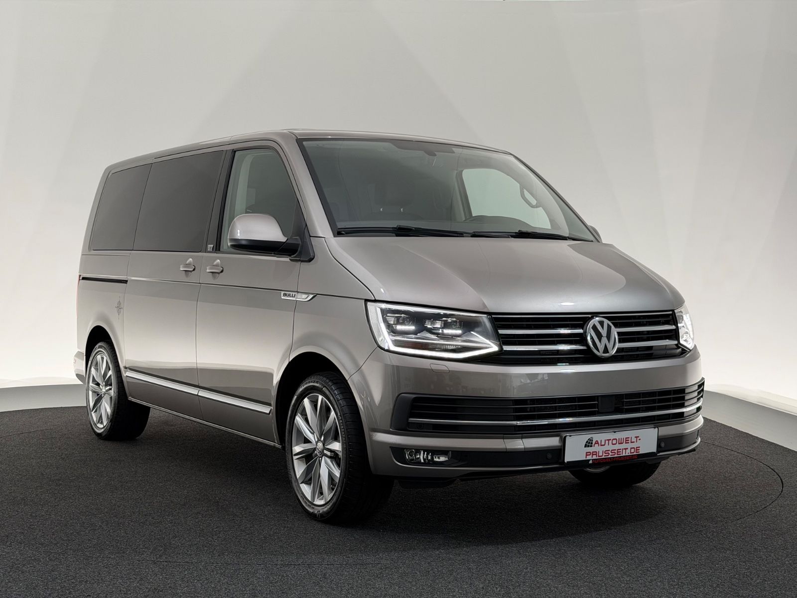 Gebrauchtwagen Volkswagen T6 T6 Multivan 2.0 TDI*GENERATION 6*LED-AHK-ACC-APP in Horb am Neckar