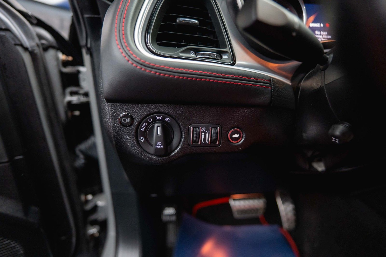 Fahrzeugabbildung Dodge Challenger 6.4 V8 SRT 392 R/T SCAT PACK WIDEBODY