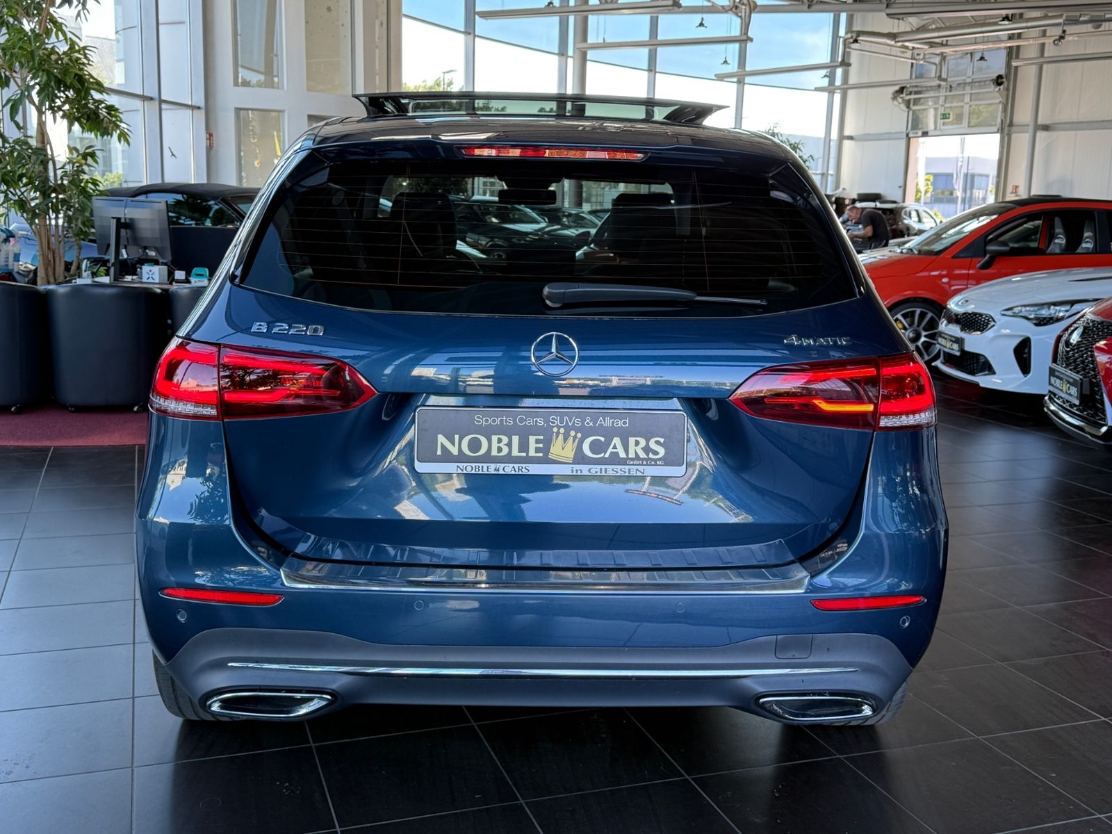 Fahrzeugabbildung Mercedes-Benz B 220 4Matic PANO LED NAV RFK SHZ ALU