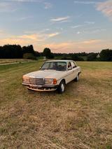 Mercedes-Benz Mercedes w123 300D - Mercedes-Benz 300: D W123