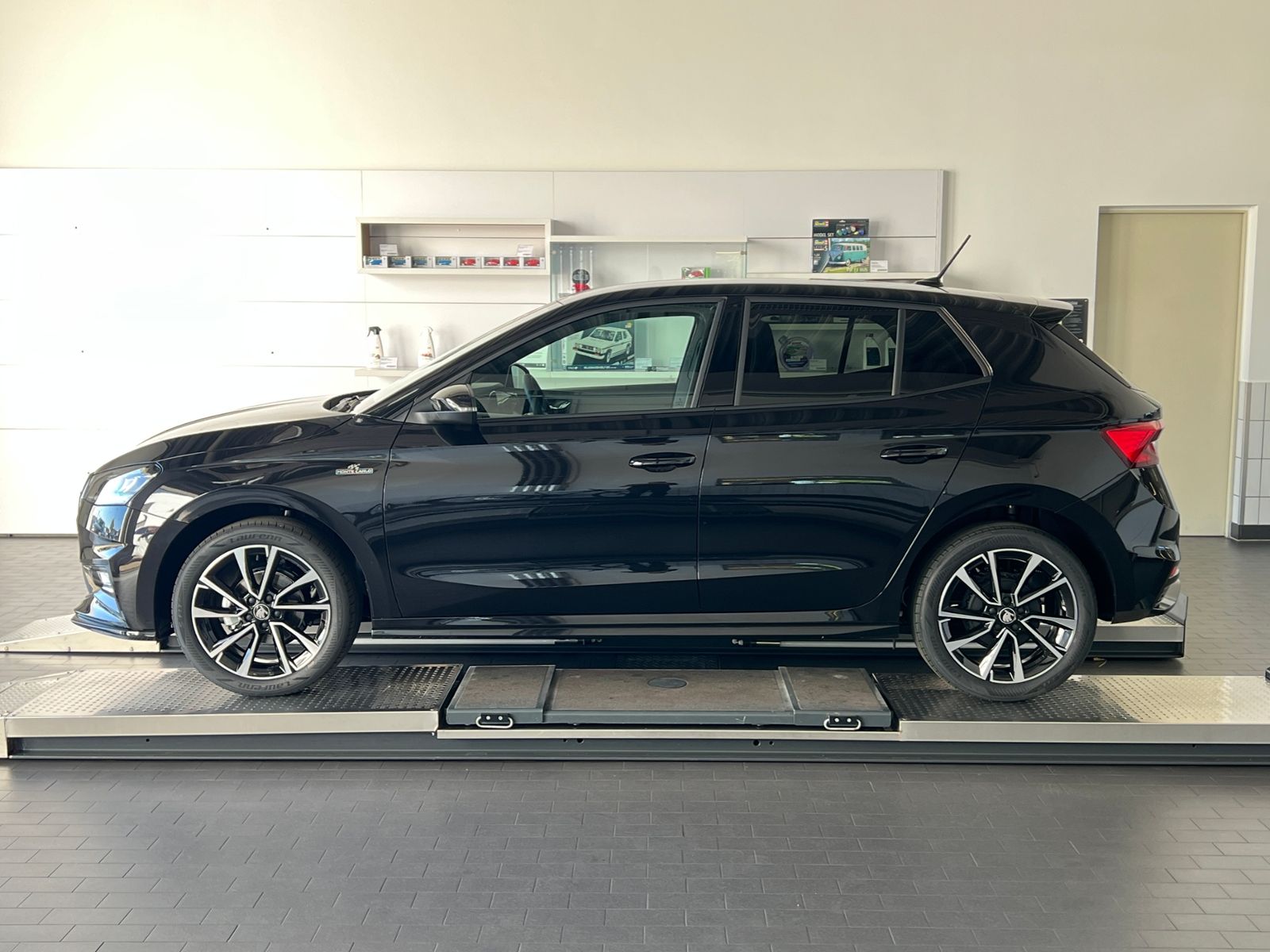 Fahrzeugabbildung SKODA Fabia Monte Carlo 1.0 TSI *LED,17"LM-Felge,Klima