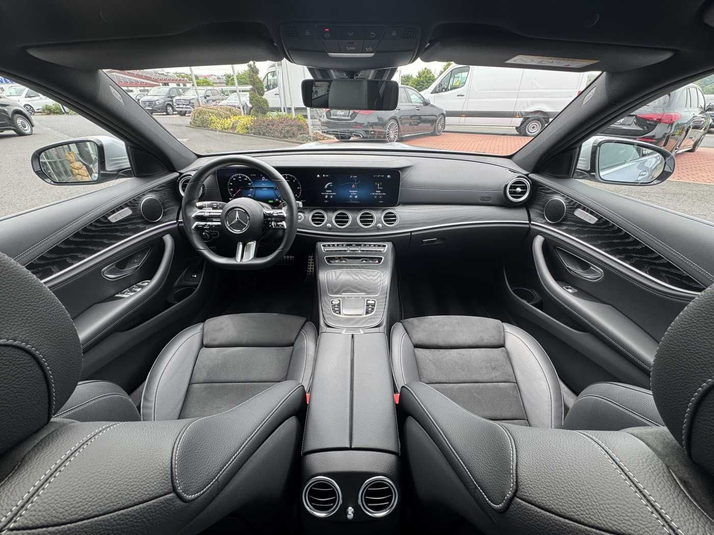 Fahrzeugabbildung Mercedes-Benz E 220d T AMG+AHK+ESD+RKamera+TotW+ Ambiente