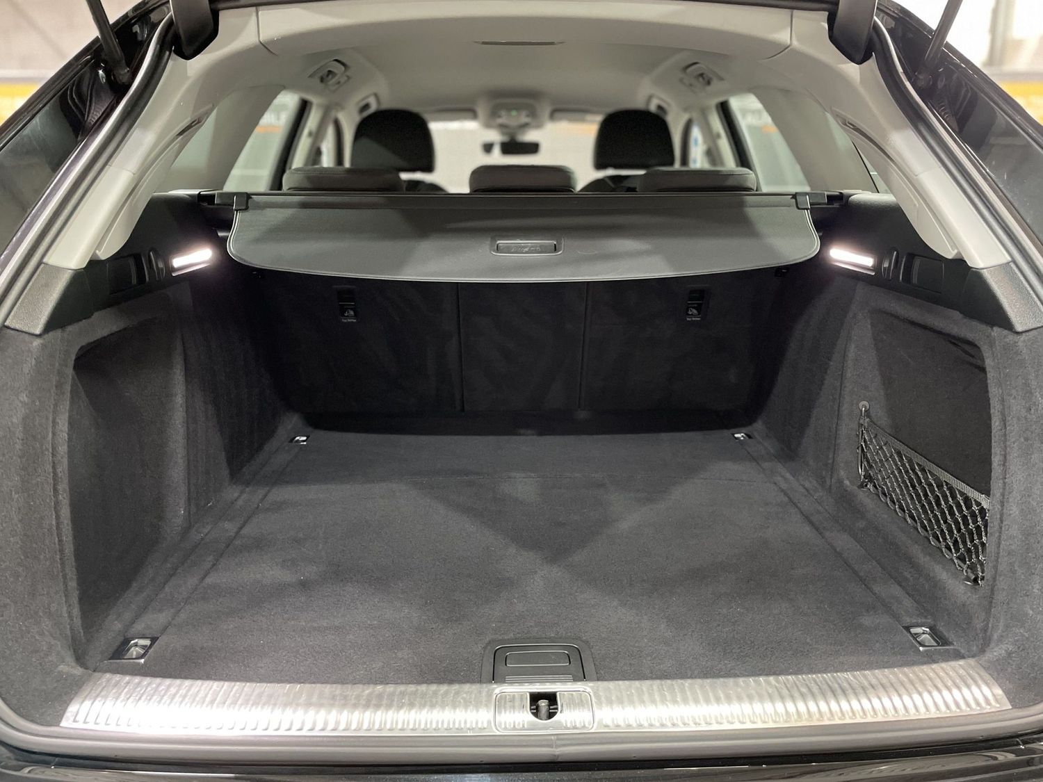 Fahrzeugabbildung Audi A4 2.0 TDI sport #Virtual#Tempomat