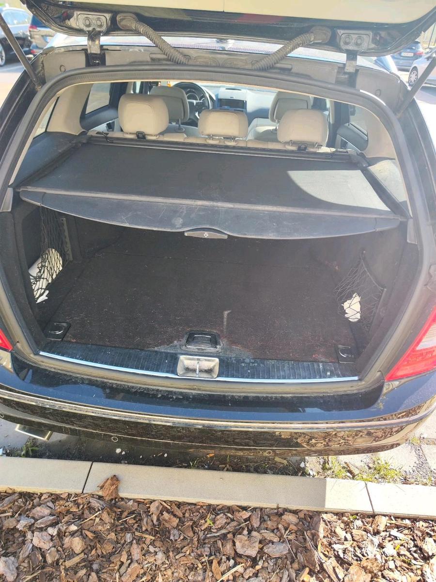 Mercedes-Benz 220 2010 — photo 14