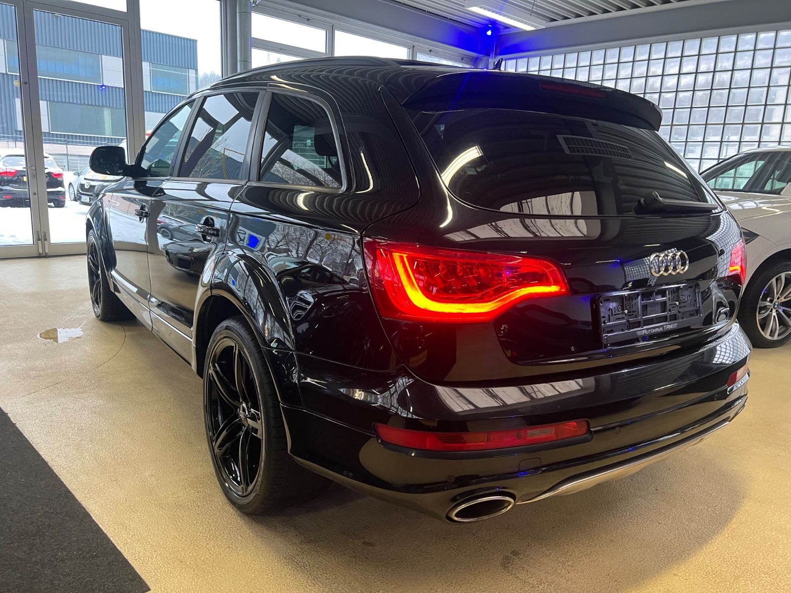 Fahrzeugabbildung Audi Q7 3.0 TDI quattro S line V12 Paket * 7.SITZER *