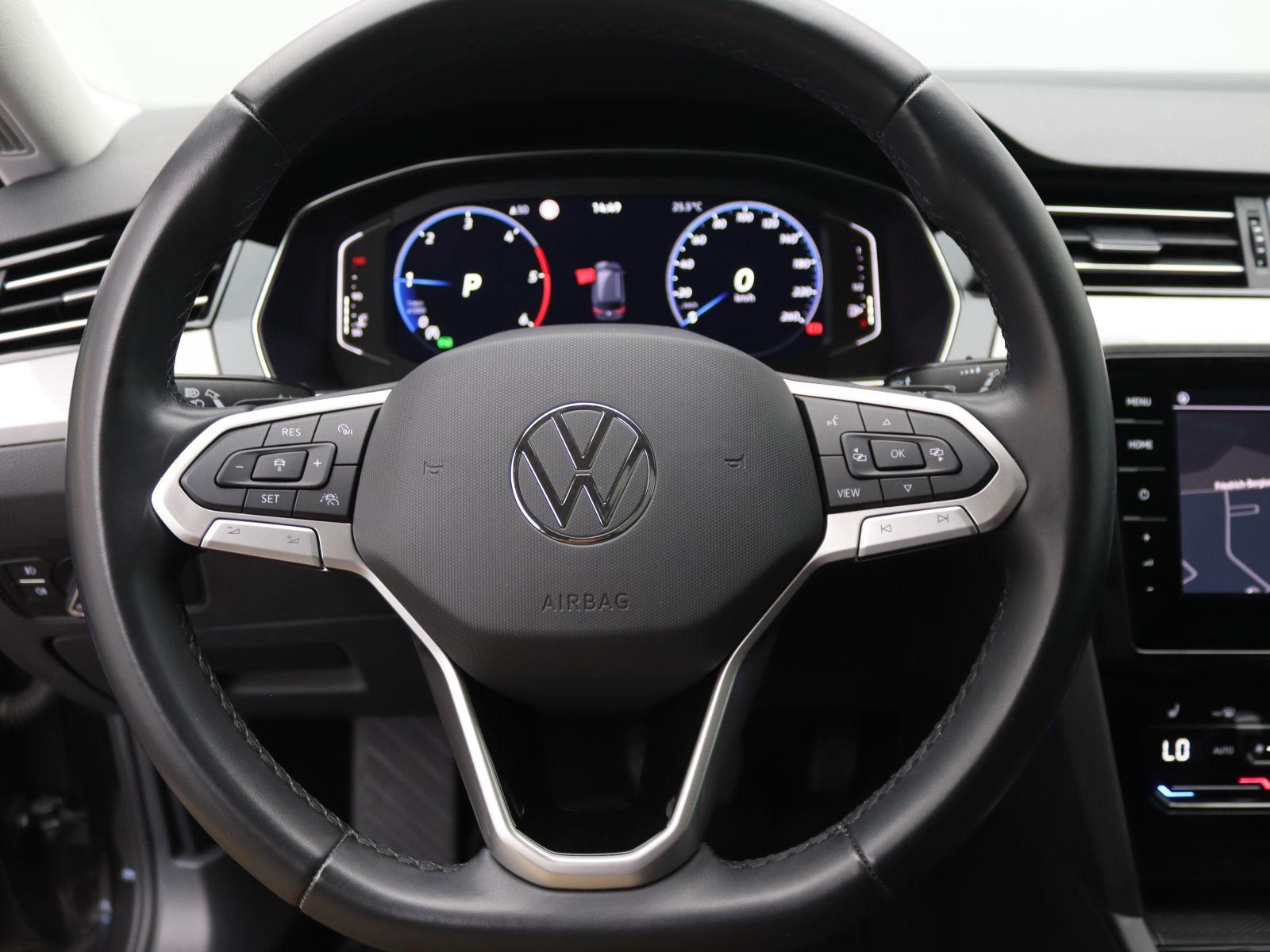 Volkswagen Passat Variant Business 2.0TDI DSG/ Pano, Matrix