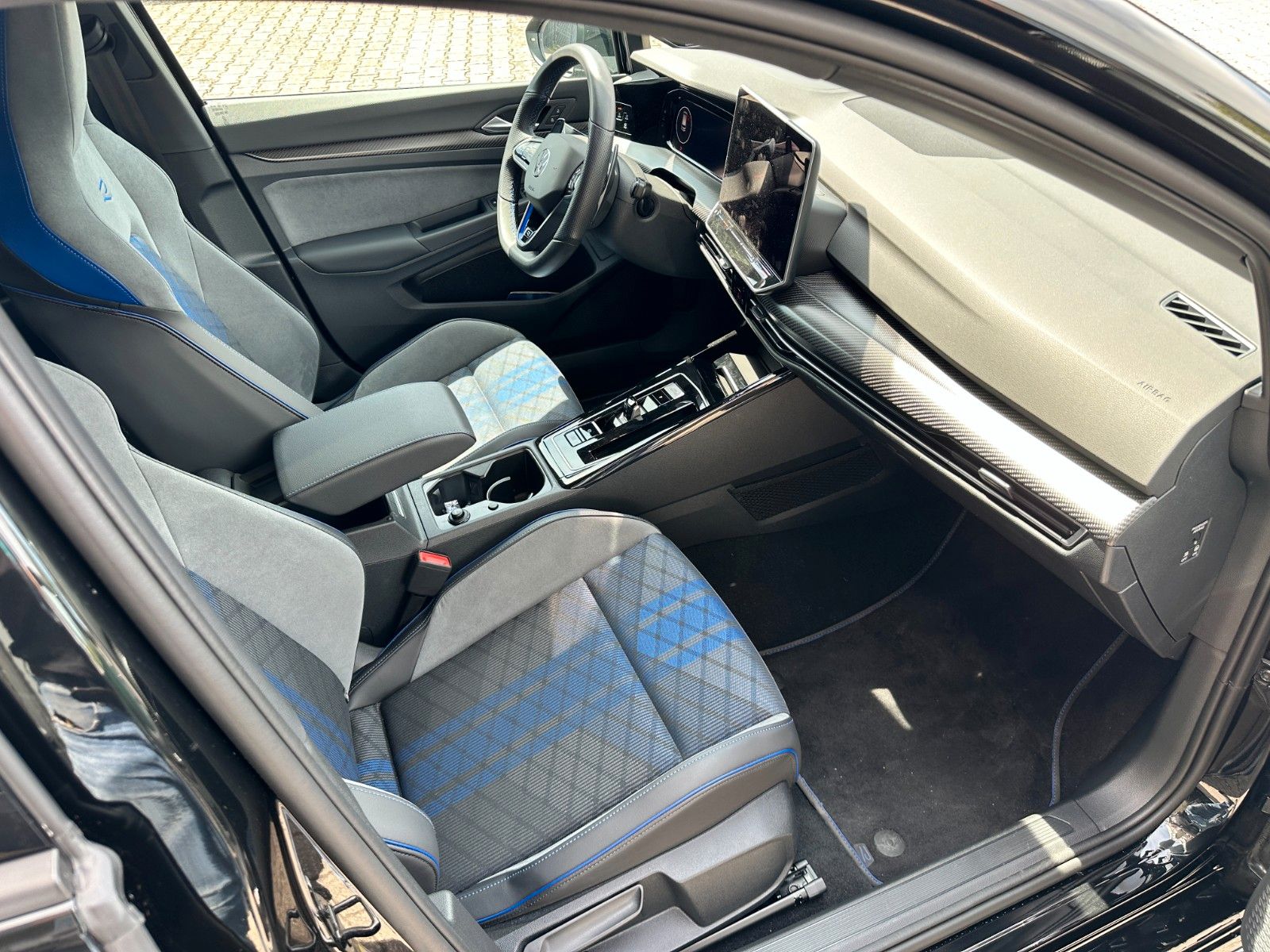 Volkswagen Golf VIII R 4M-Pano-ACC-DCC-19 -AHK-GARA foto 4