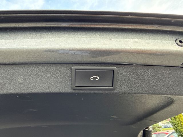 Skoda Octavia Combi RS-LED-AHK-SHZ-CarPlay-Ambi