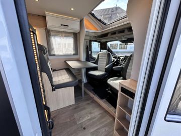 Sunlight Adventure T Ford 670S Combi 6E Hubbett Autom.