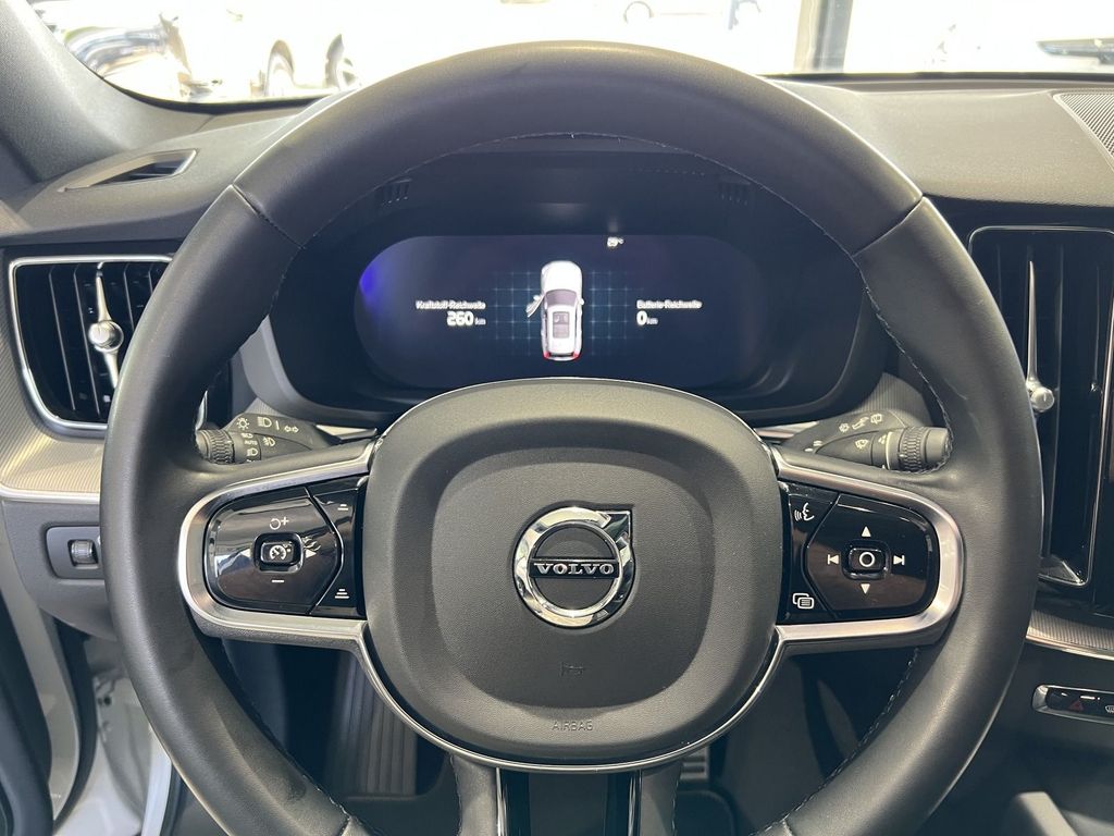 Volvo XC60 T6 R-Design Recharge AWD ACC AHK 360° LED