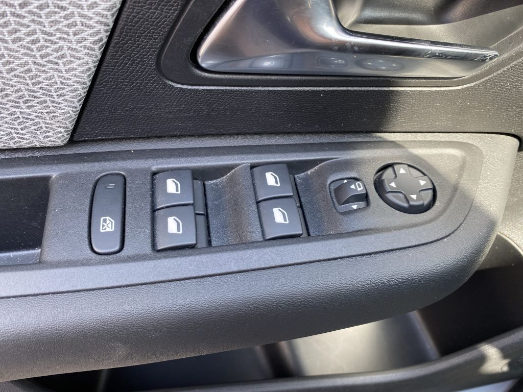 Fahrzeugabbildung Citroën C4 PT 130 S&S *Automatik* MAX *beh. Lenkr*HeadUp