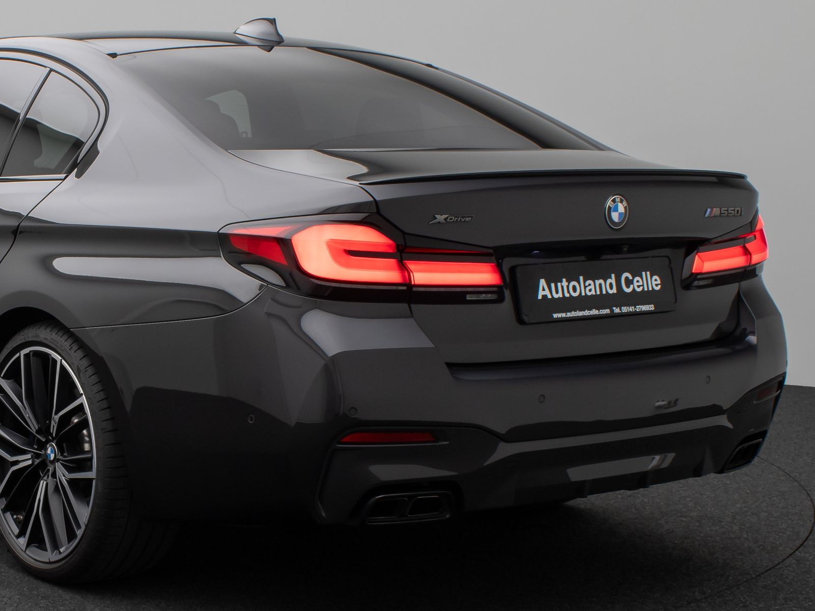 Fahrzeugabbildung BMW M550i xD Laser SoftClos 360°HUD DAB H/K DisplKey