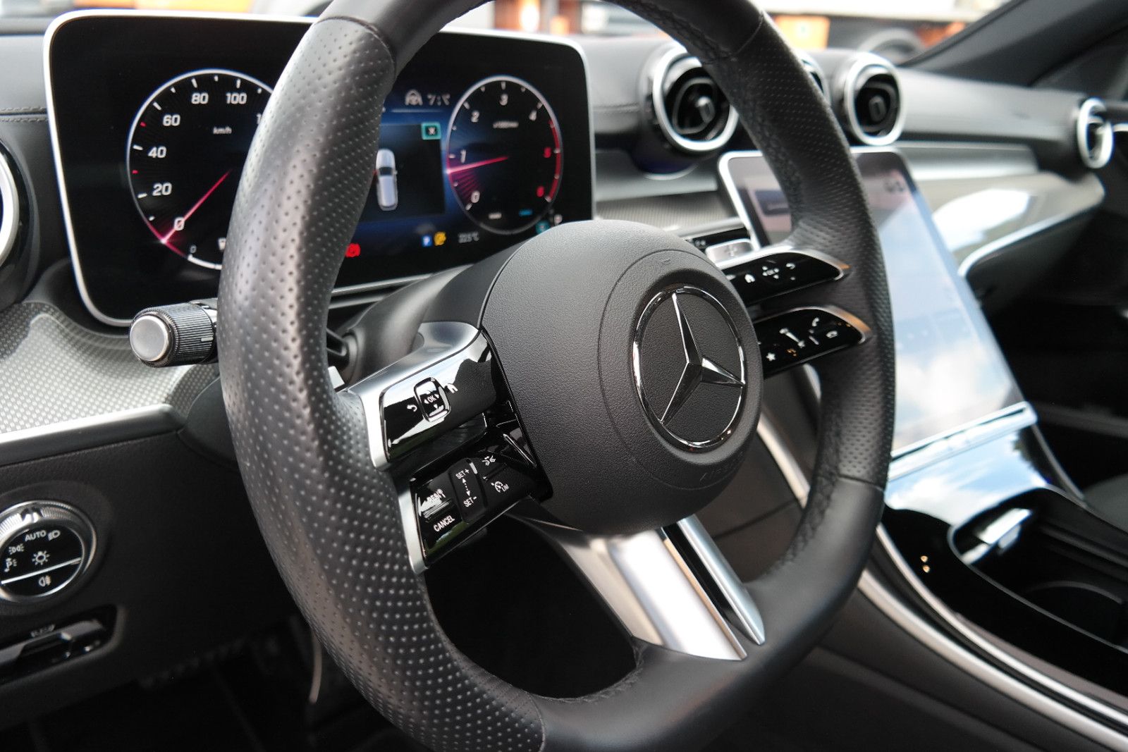 Mercedes-Benz C 220 T 4Matic Leder LED AMG-Line High-B. Garan foto 13