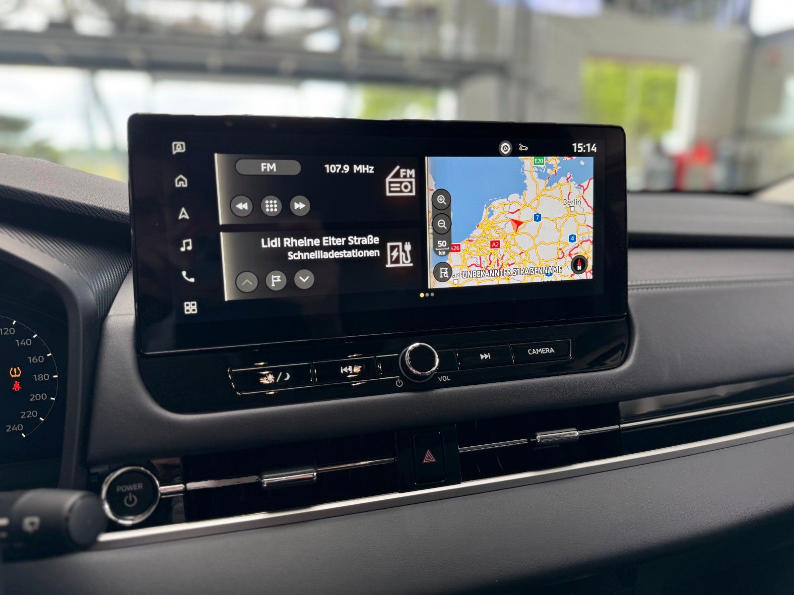 Fahrzeugabbildung Mitsubishi Outlander 2.4 PLUG-IN HYBRID 4WD Intro Edition