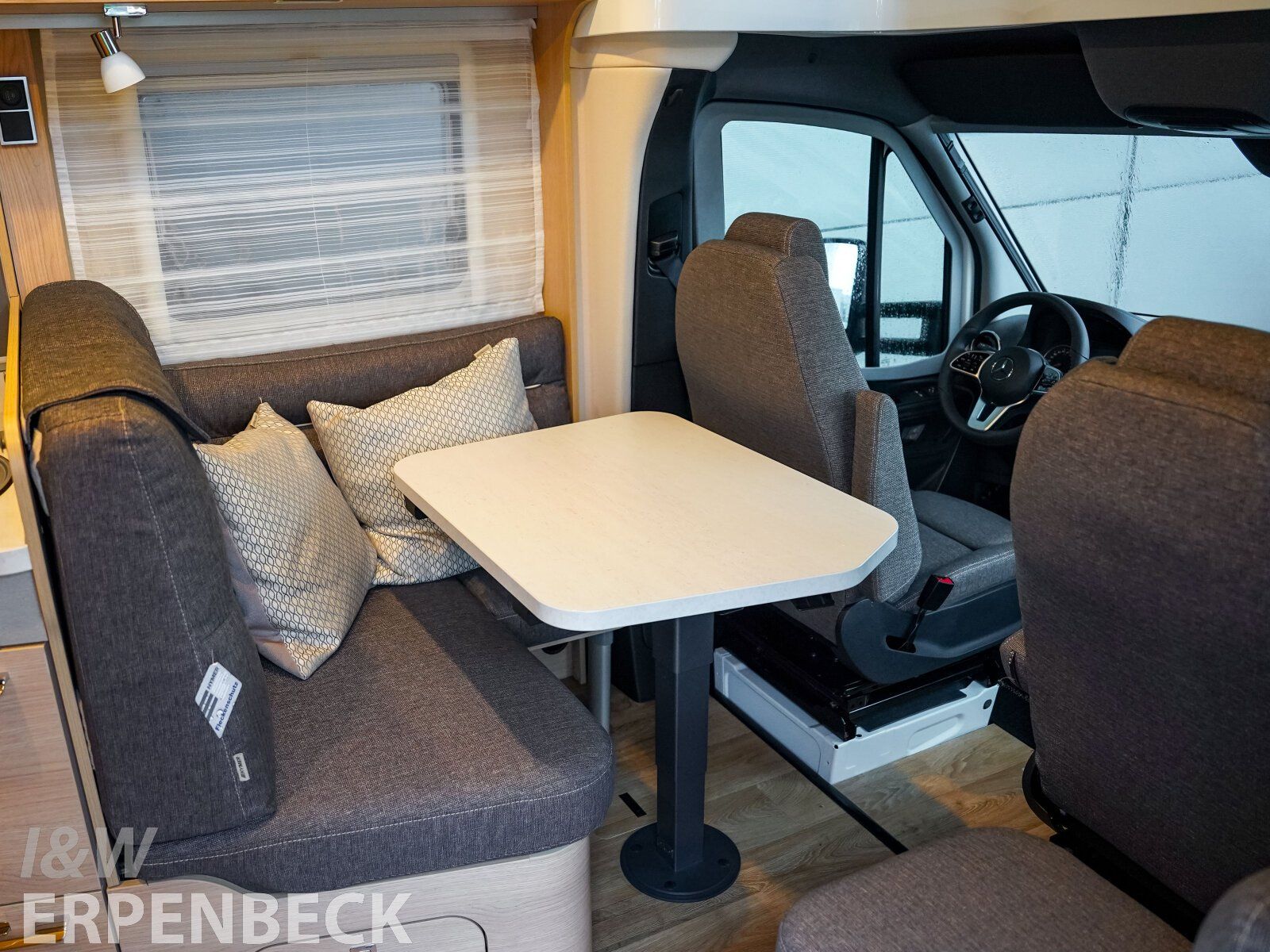 Fahrzeugabbildung HYMER / ERIBA / HYMERCAR MC-T 600 WhiteLine Distronic