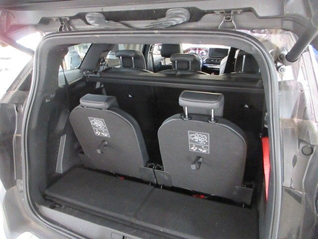Fahrzeugabbildung Peugeot 5008 GT 1.2T LED/NAVI/SHZ/PDC/R´CAM/7-SITZ/LEDER