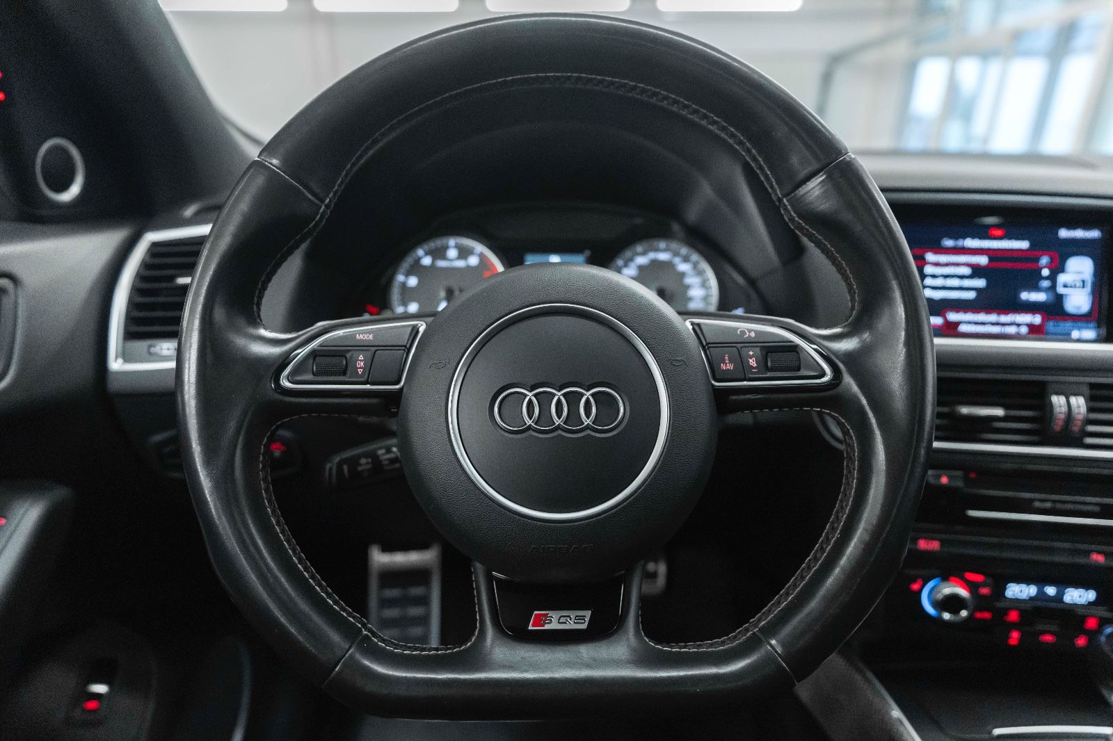 Fahrzeugabbildung Audi SQ5 3.0TFSI QUATTRO B&O BIXENON KAM NAV ALC PANO