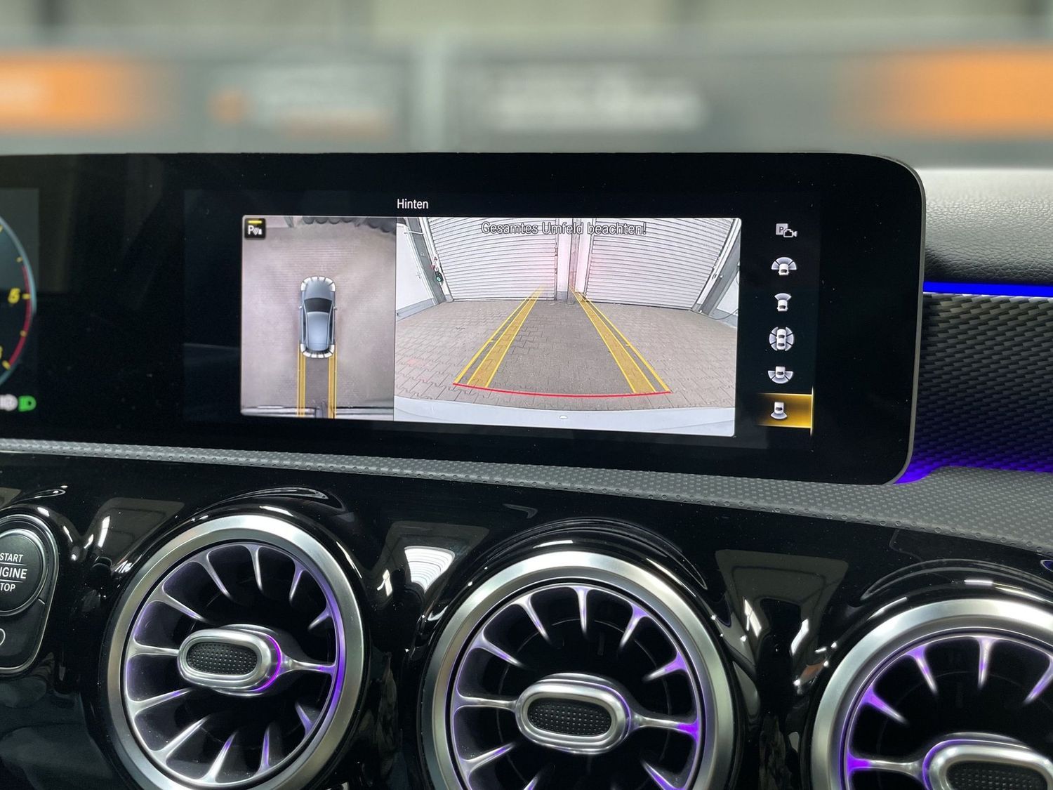 Fahrzeugabbildung Mercedes-Benz A 200 d #LED#Wide#distr.#360°#Ambiente#