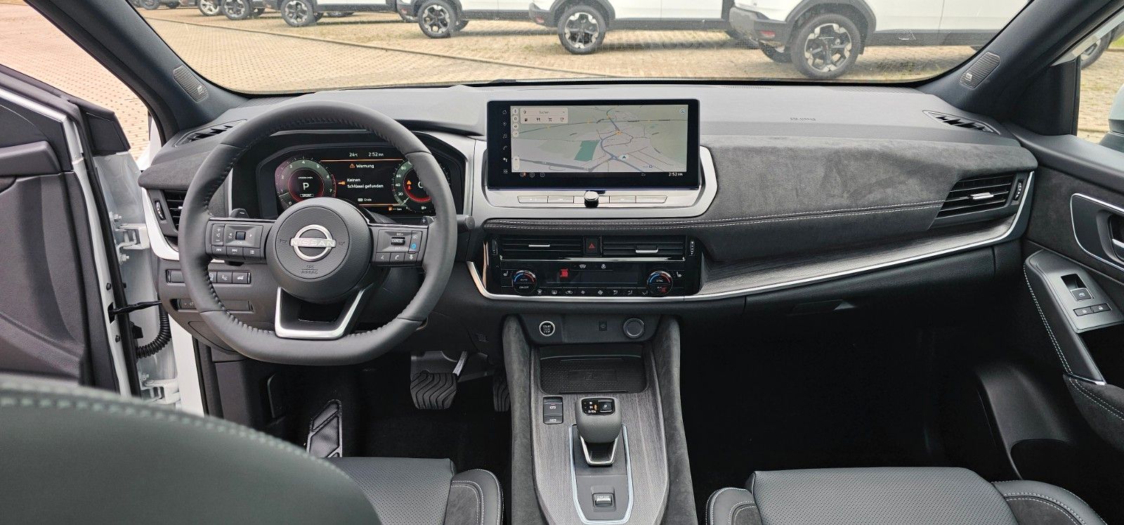 Fahrzeugabbildung Nissan Qashqai 1.3 MHEV Tekna+ PANO+HUD+BOSE+SHZ