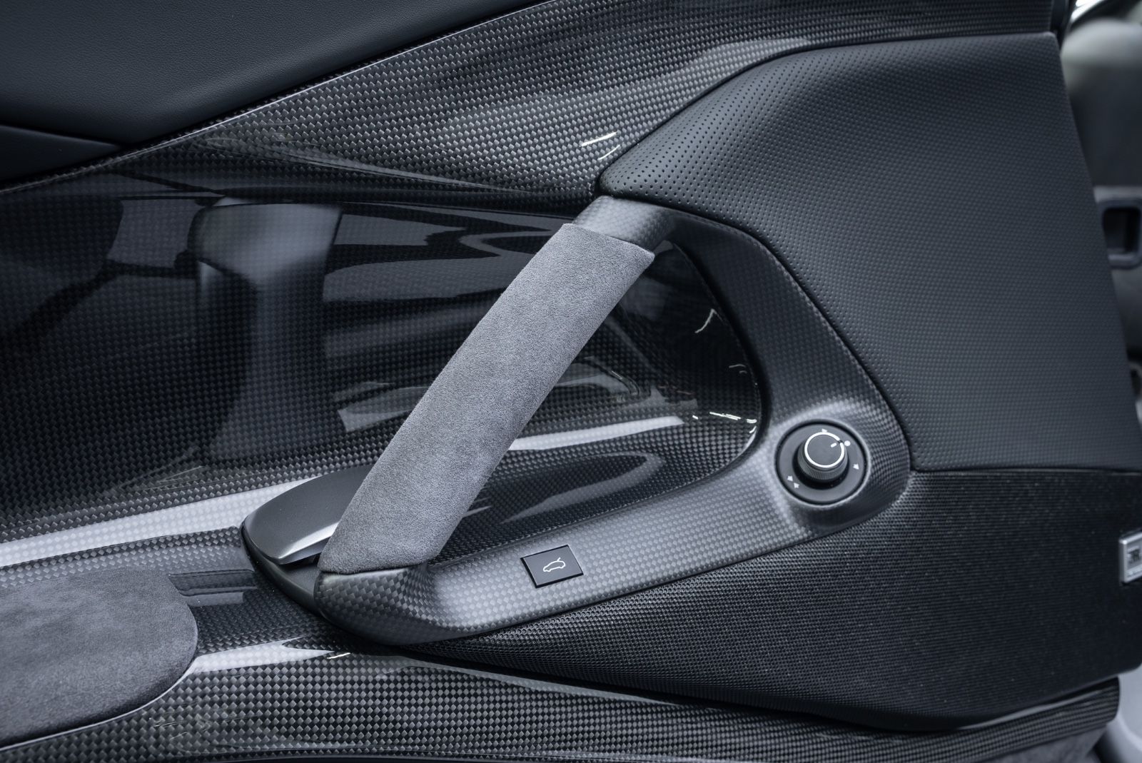 Fahrzeugabbildung Ferrari 812 GTS TAILOR MADE/CARBON/LIFT/STRIPE/TOP