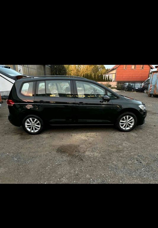 Image of Volkswagen Touran