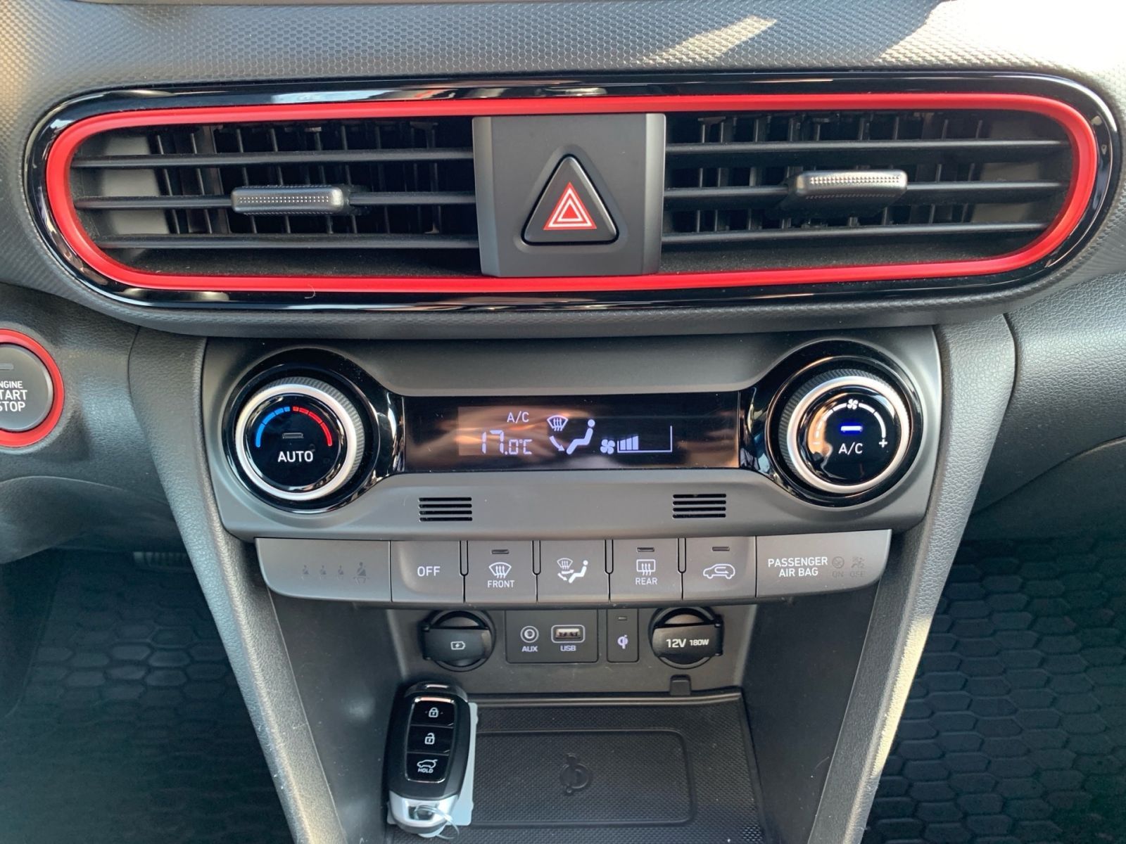 Fahrzeugabbildung Hyundai KONA 1.6 T-GDI Unique Navi LED