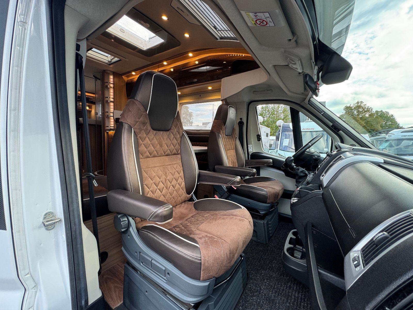Fahrzeugabbildung Knaus SUN TI 700 MEG PLATINUM SELECTION FIAT 1.HAND