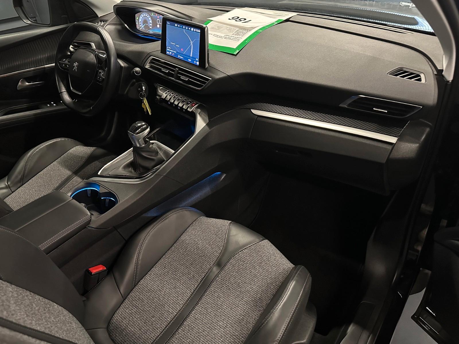 Peugeot 3008 Blue-HDI Allure *Full/LED*T-LEDER*AHK*NAVI*