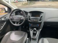 Ford Focus Turnier Titanium NAVI/SHZ/PDC/LEDER/APP/