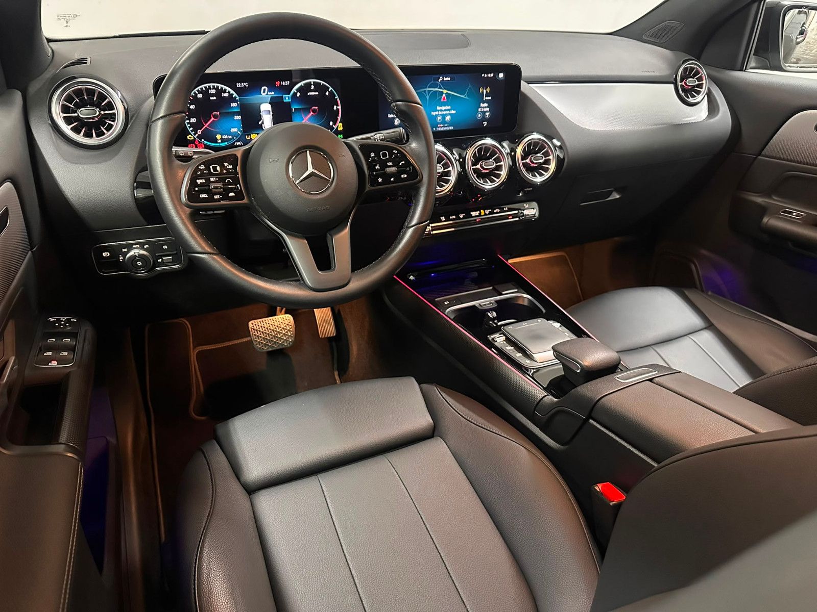 Fahrzeugabbildung Mercedes-Benz GLA 180 d DCT *STYLE*DISTRO*KEYLESS*KAMERA*LED*