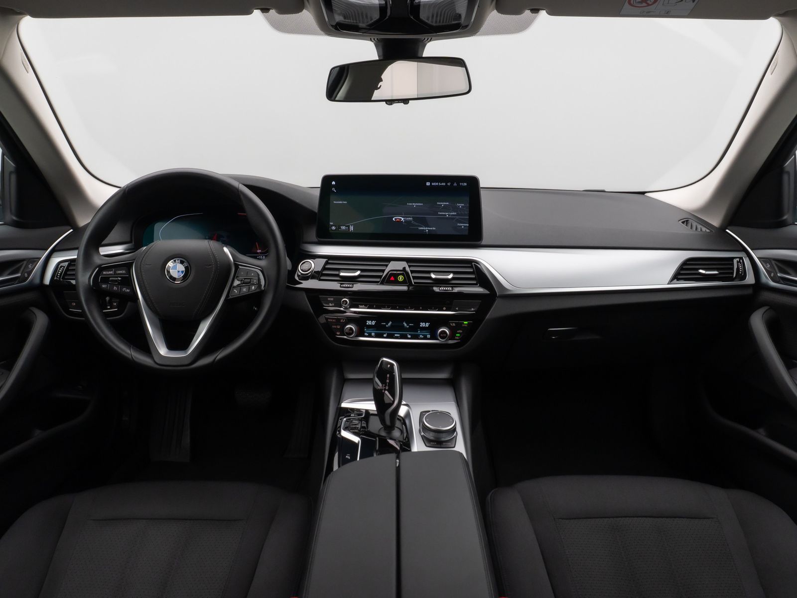 Fahrzeugabbildung BMW 520d Kamera HUD DAB 4xKlima DrivingAssist Alarm