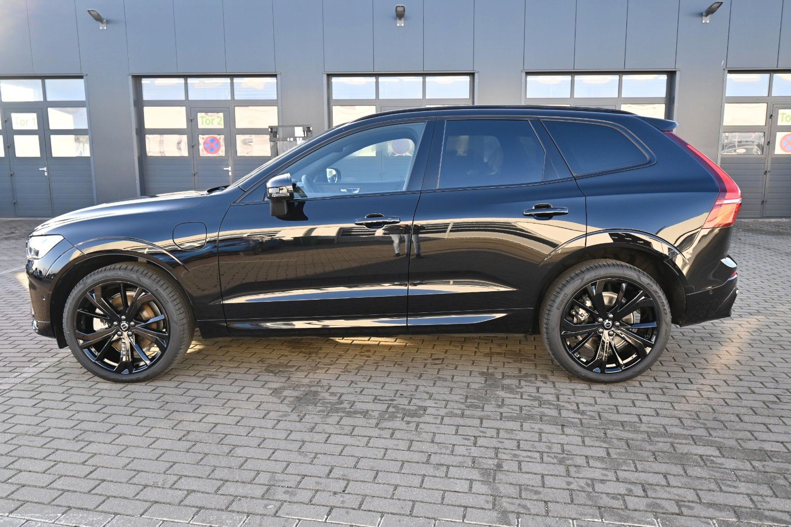 Fahrzeugabbildung Volvo XC60 T8 Plug-in Hybrid AWD Plus Dark*360*ACC*AHK