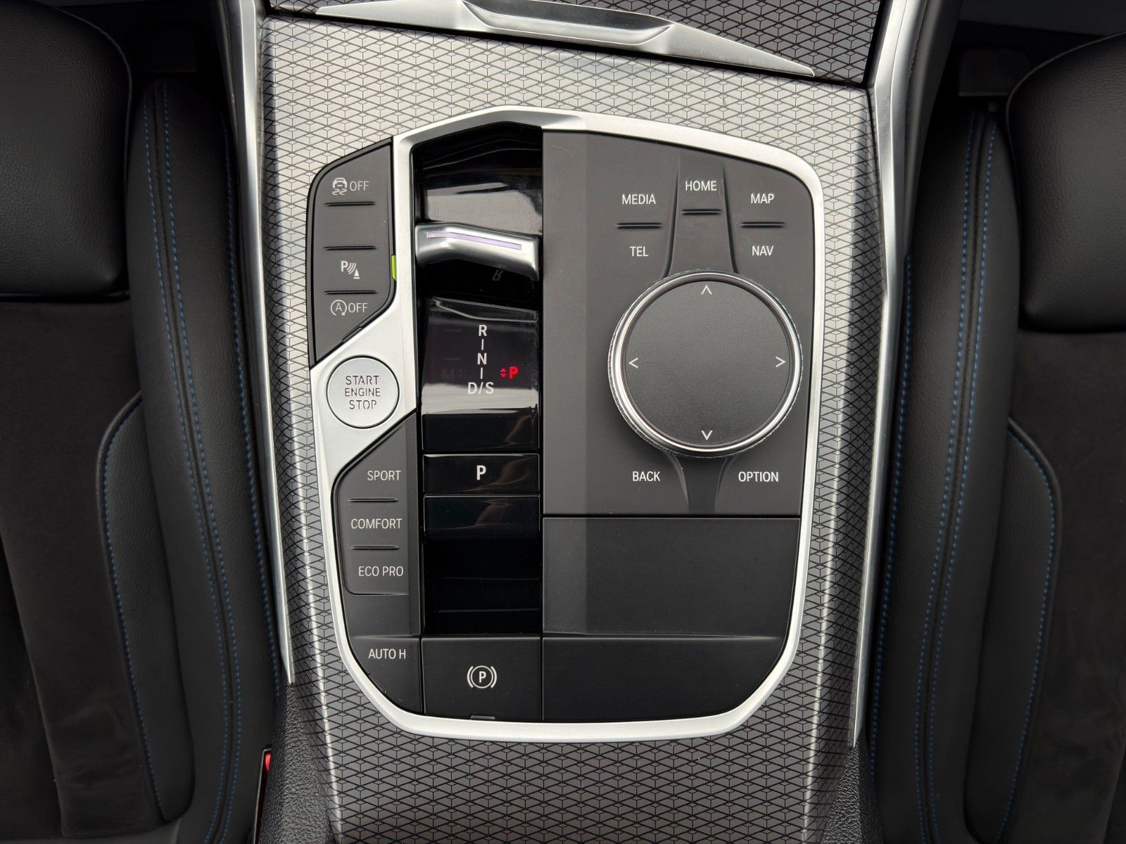Fahrzeugabbildung BMW 320i Touring M Sport ACC CAM 3Z-Kl. SHZ Ambiente