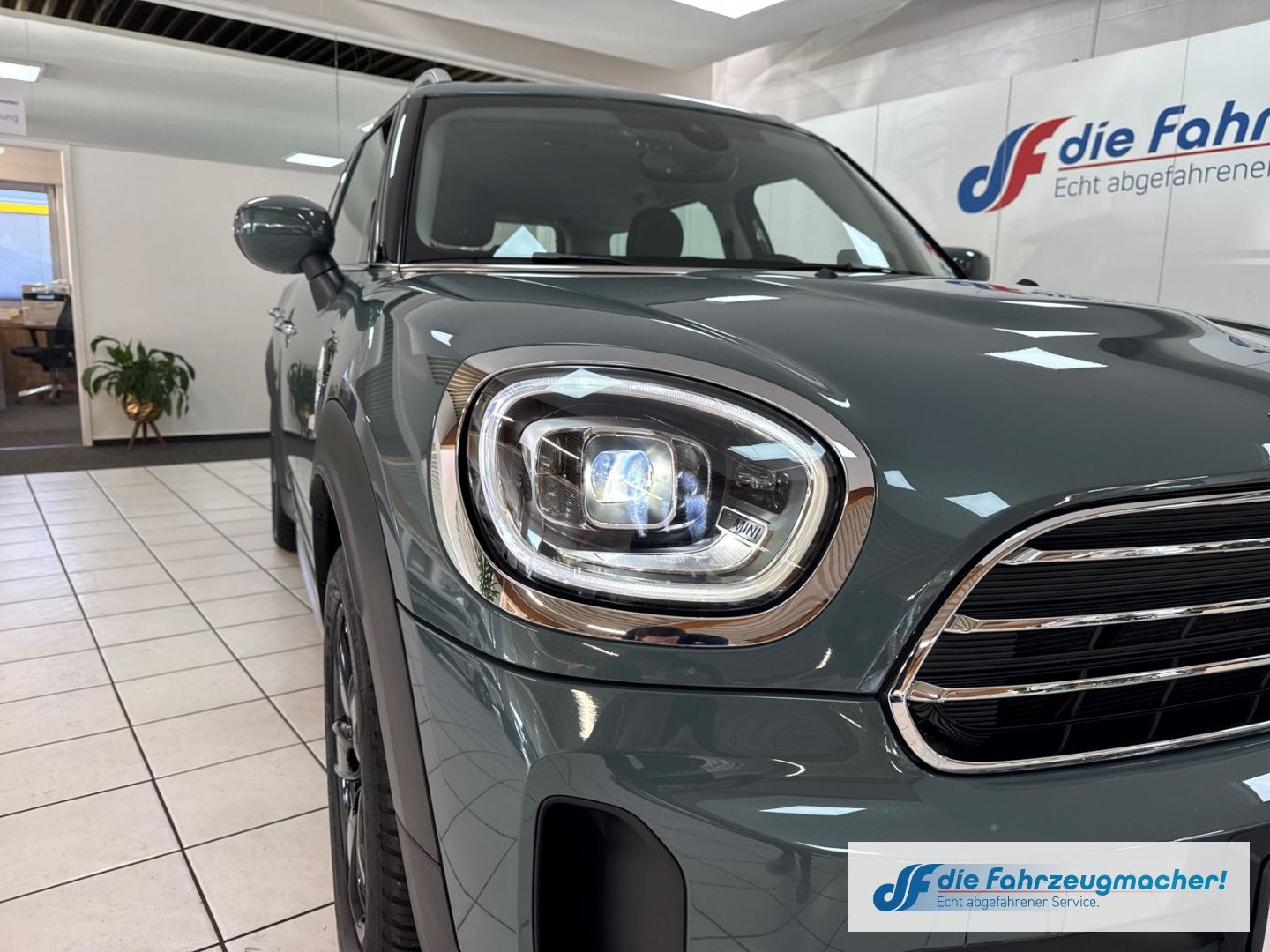 Fahrzeugabbildung MINI Cooper Countryman One Classic Trim Navi LED Blen